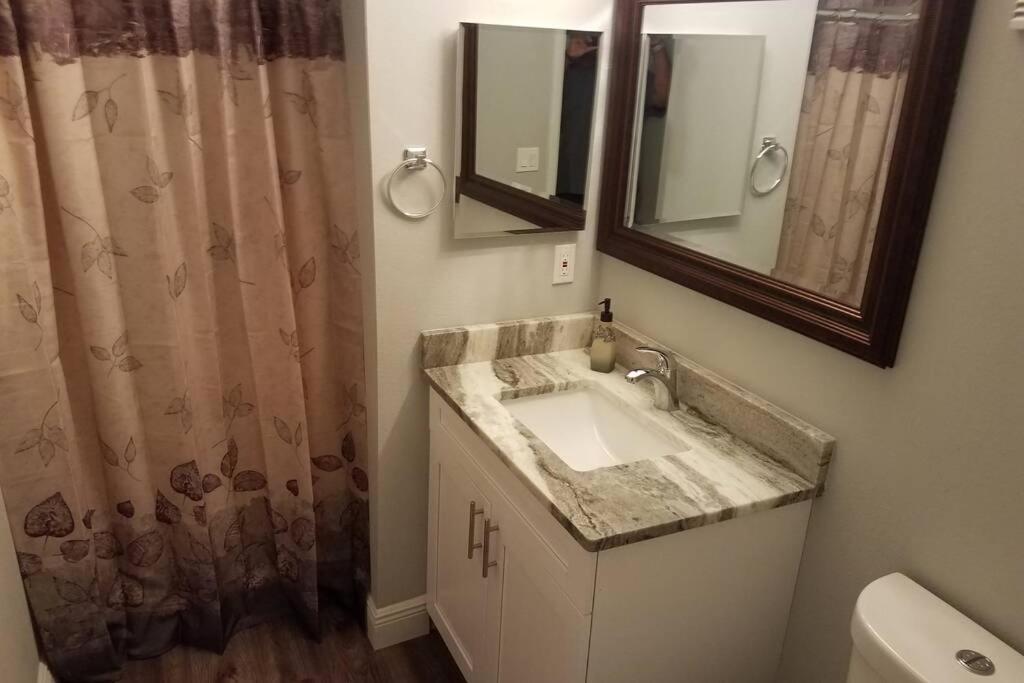 Cozy 3 Bed 2.5 Bath Located Near Busch Gardens Apartment Tampa Exterior photo